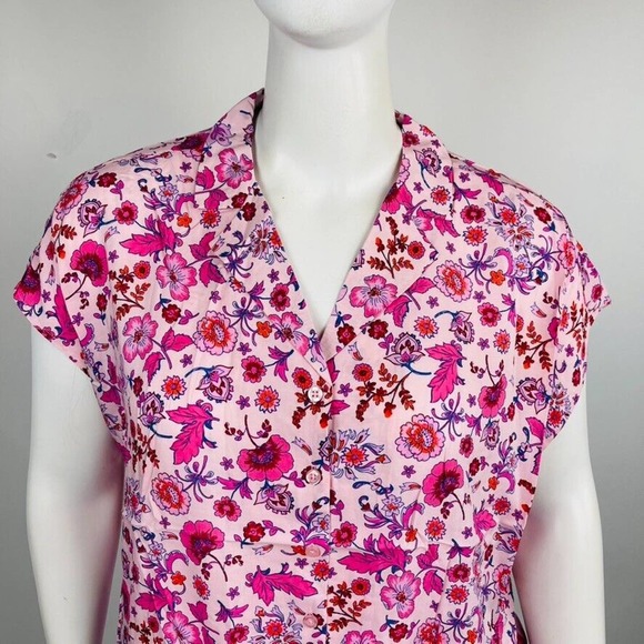 New Torrid Womans Sz 1X 14/16 Challis Blouse Dolman Pink Floral Button Front NWT - Picture 3 of 6